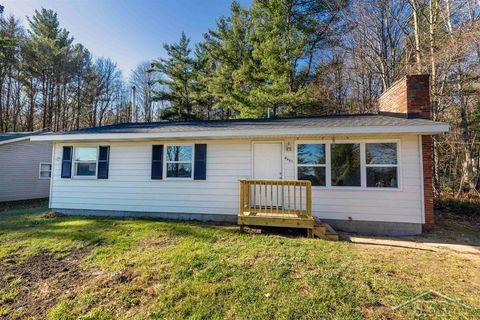 A home in Edenville Twp