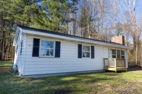 A home in Edenville Twp