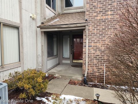 A home in West Bloomfield Twp