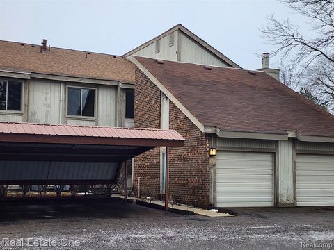 A home in West Bloomfield Twp