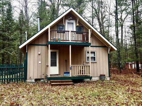 A home in Grayling Twp