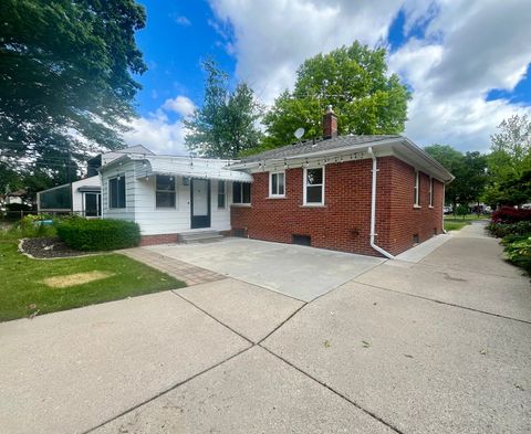 A home in Grosse Pointe Woods