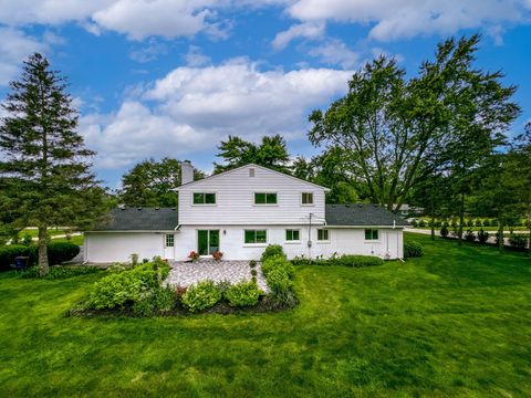 A home in Bloomfield Twp