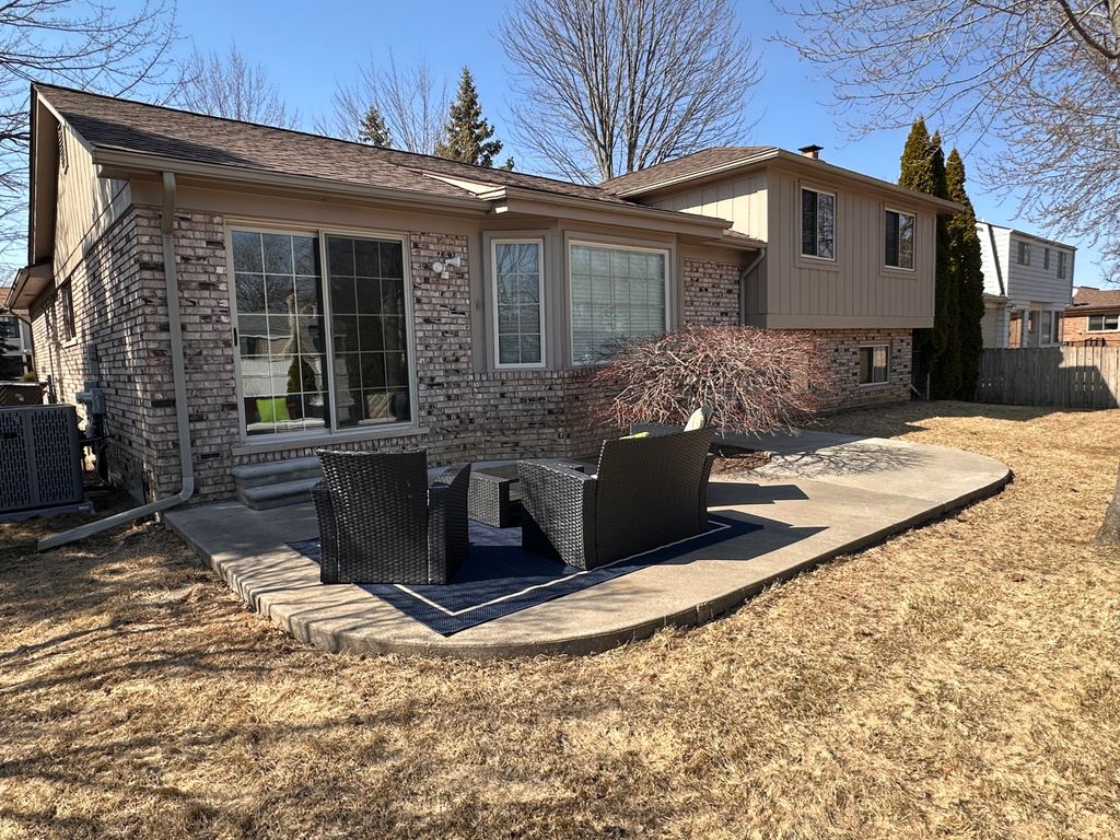 listing image 44