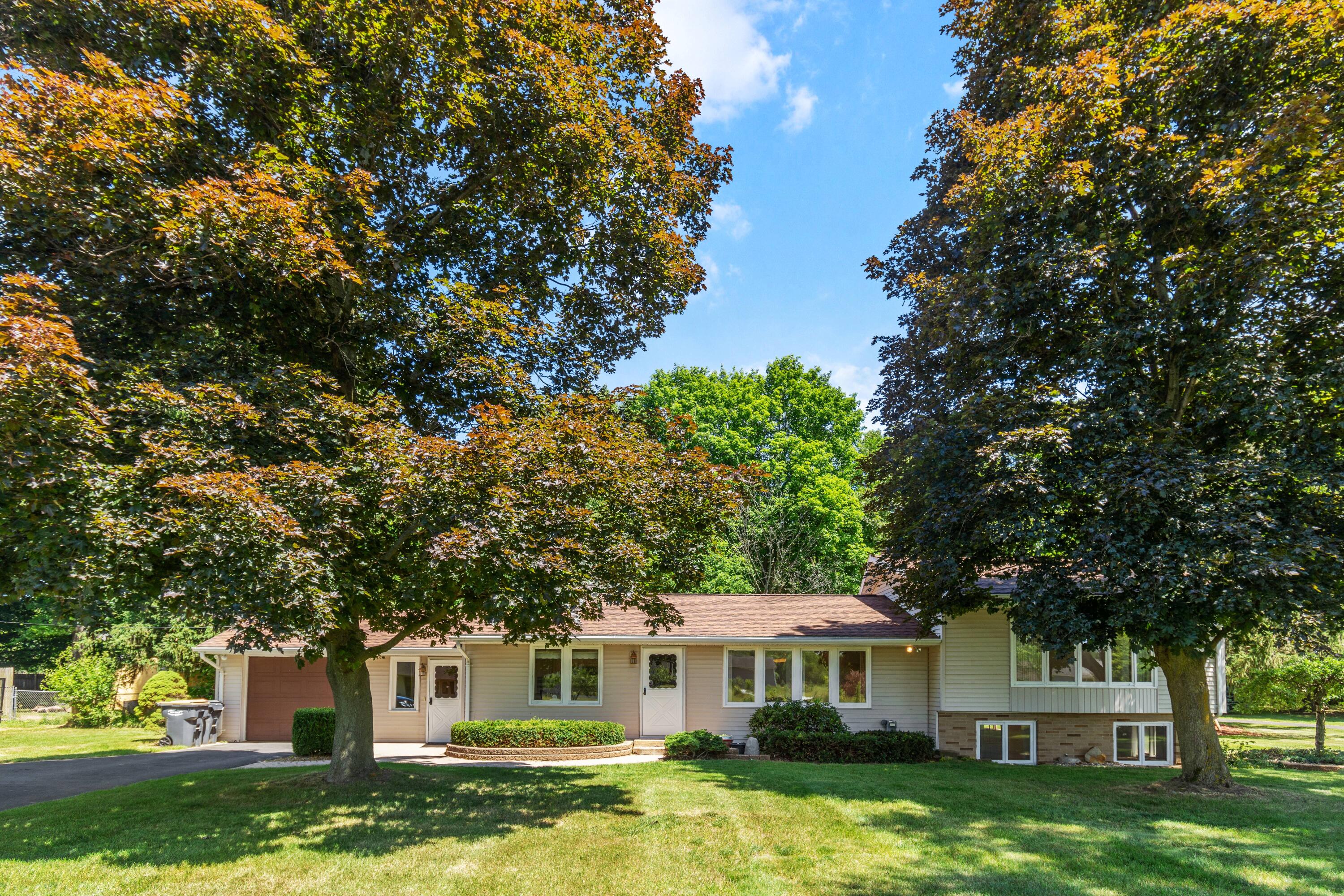 View Oshtemo Twp, MI 49009 house