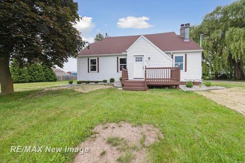 A home in Buena Vista Twp