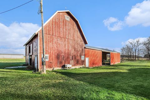 A home in Weesaw Twp