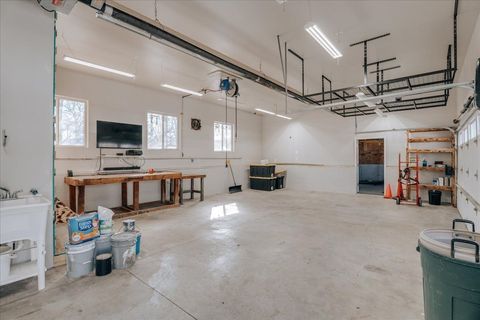 listing image 42