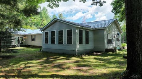 A home in Beaverton Twp