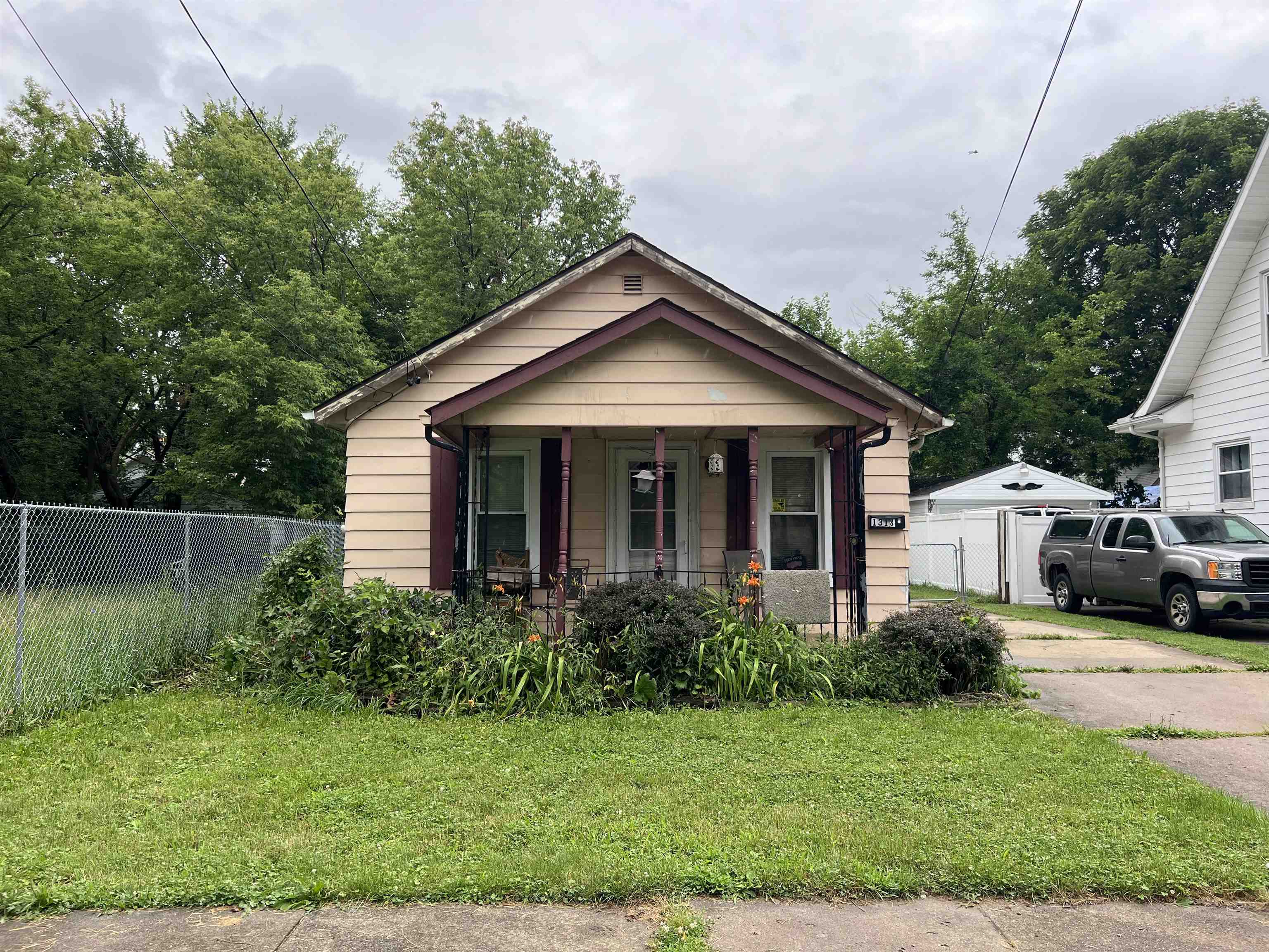 Photo 1 of 16 of 1318 Knapp Road house