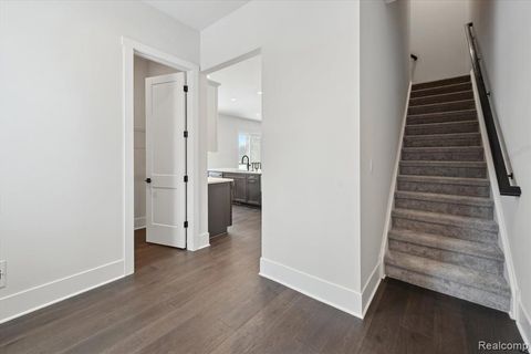 A home in NoviCity_Oakland