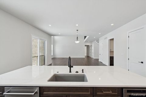 A home in NoviCity_Oakland