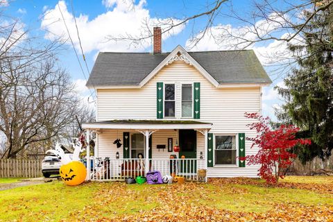 A home in Holly Vlg