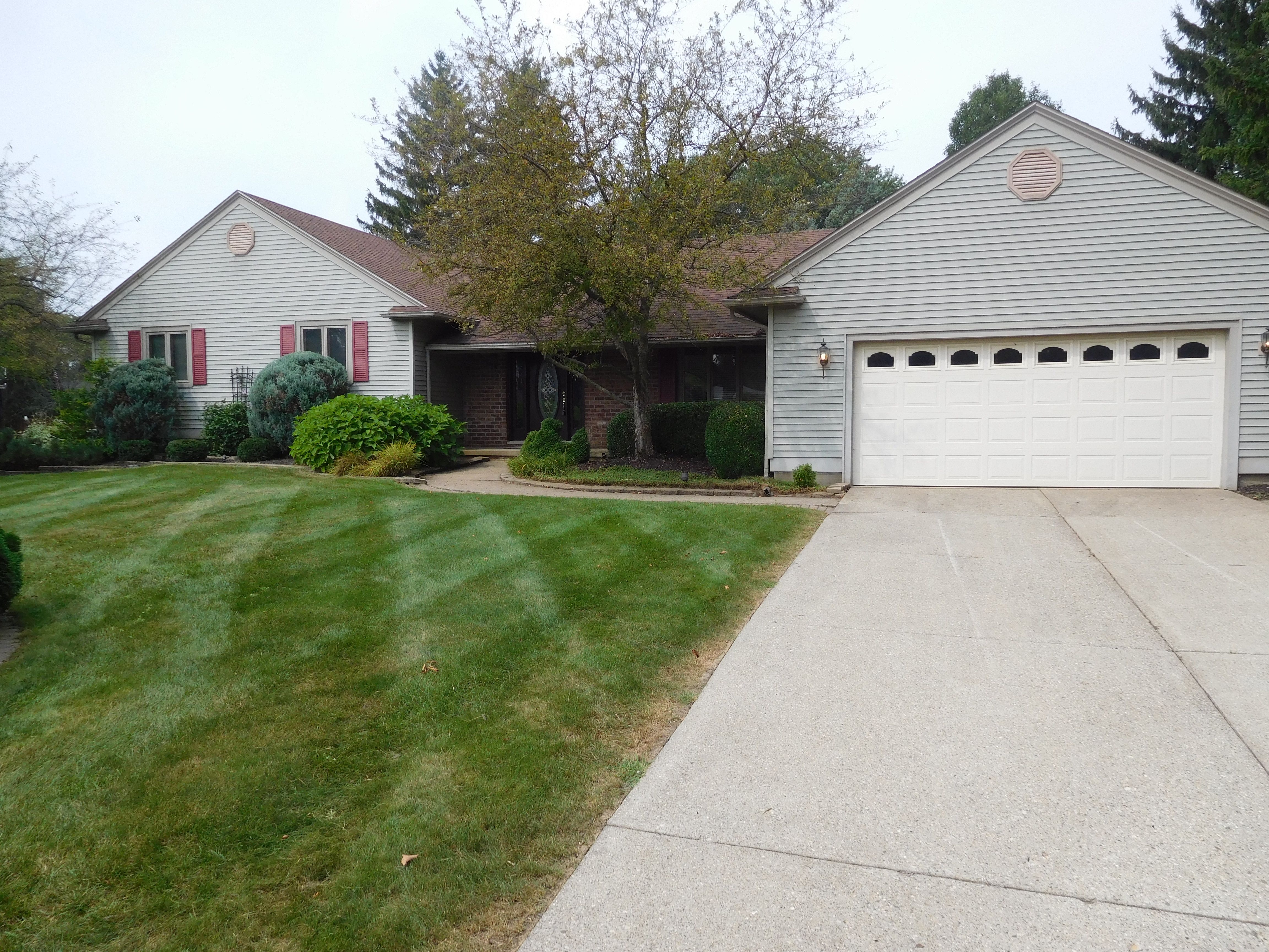 View Grand Blanc, MI 48439 house