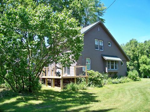 A home in Bloomingdale Twp