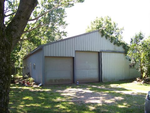 A home in Bloomingdale Twp