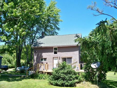 A home in Bloomingdale Twp