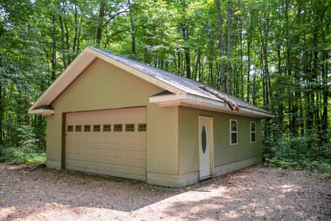 A home in Almira Twp