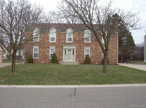 A home in West Bloomfield Twp