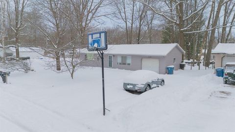 A home in Roscommon Twp