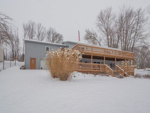 A home in Waverly Twp