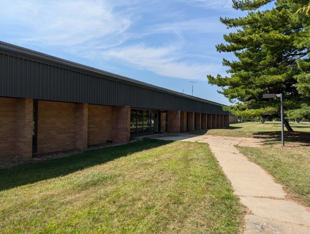 5251 Wayne Rd, Battle Creek, MI 49037-7323