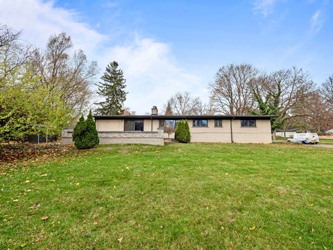 A home in Bloomfield Twp