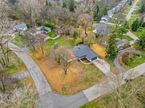 A home in Bloomfield Twp