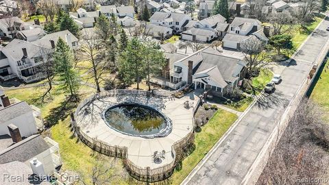 A home in West Bloomfield Twp