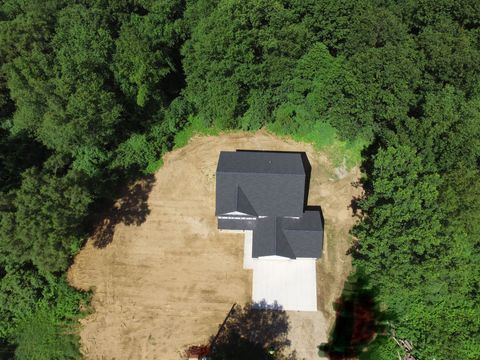 A home in Putnam Twp