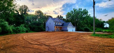 A home in Putnam Twp