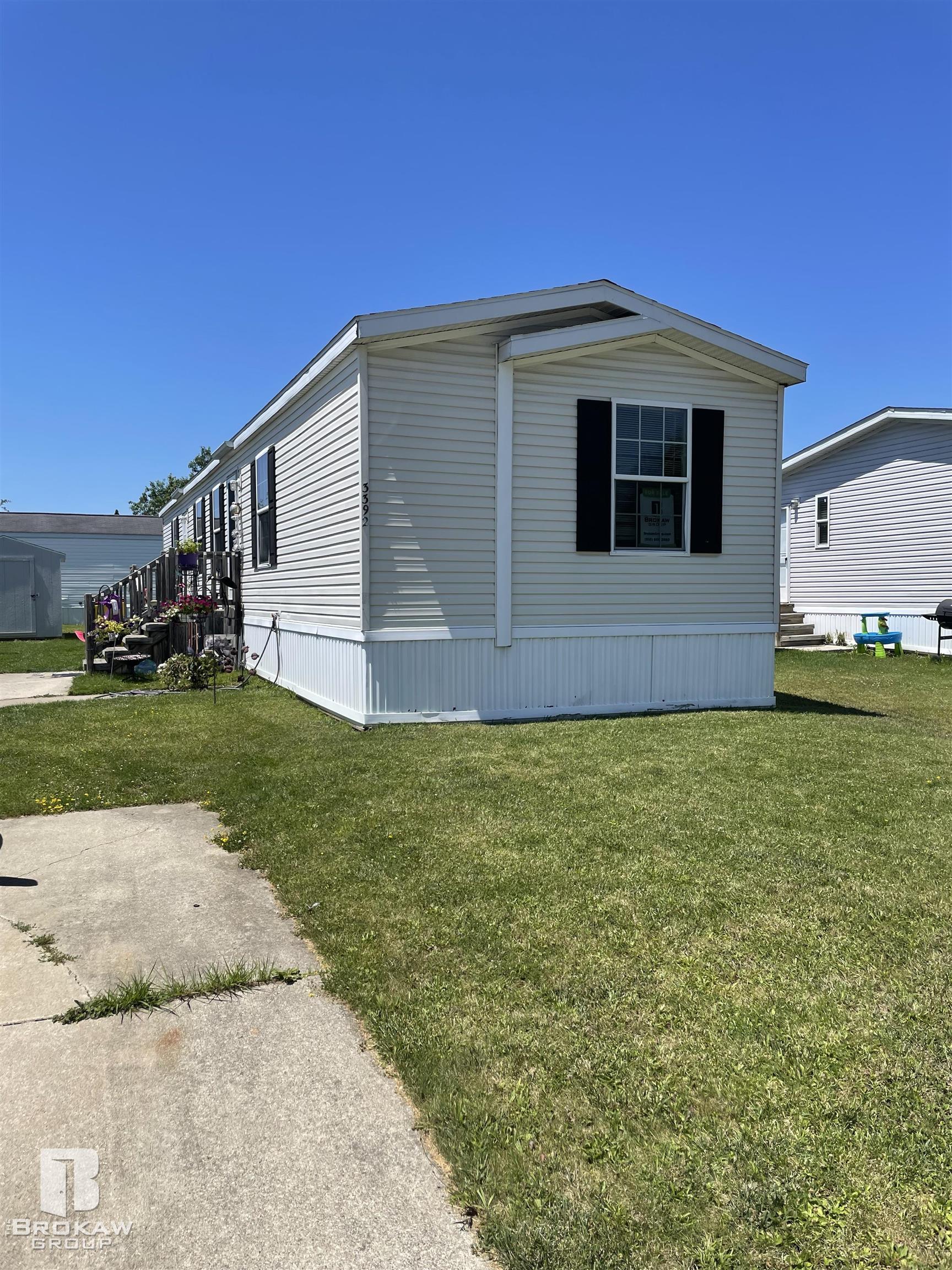 View Burton, MI 48519 mobile home