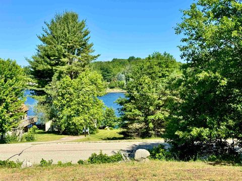 A home in Clam Lake Twp