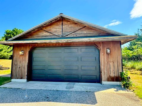 A home in Clam Lake Twp