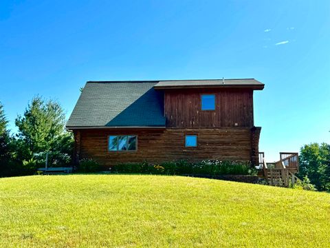 A home in Clam Lake Twp