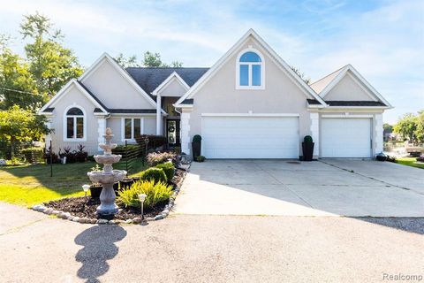 A home in Fenton Twp