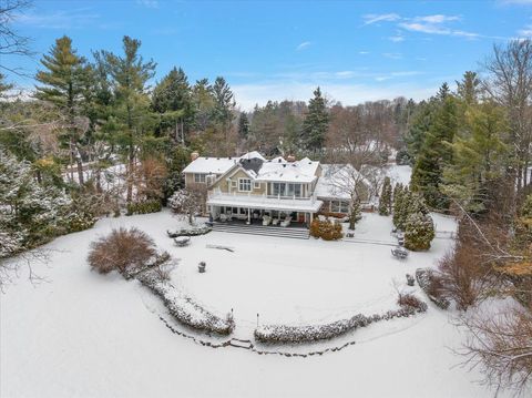 A home in Bloomfield Twp