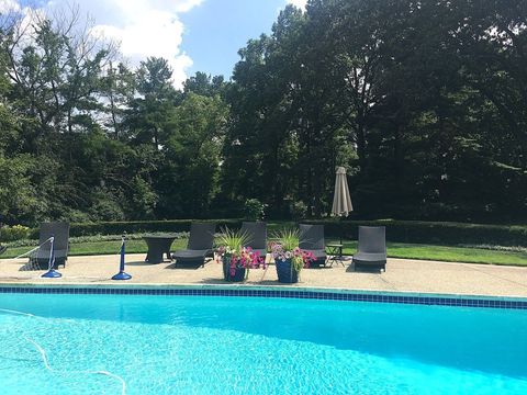 A home in Bloomfield Twp