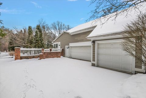 A home in Bloomfield Twp