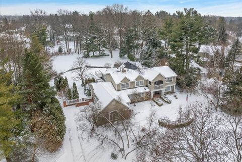 A home in Bloomfield Twp