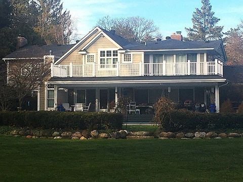 A home in Bloomfield Twp