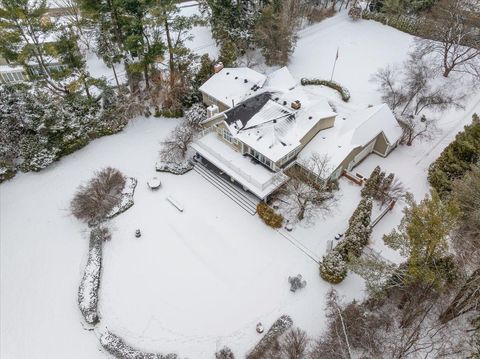 A home in Bloomfield Twp