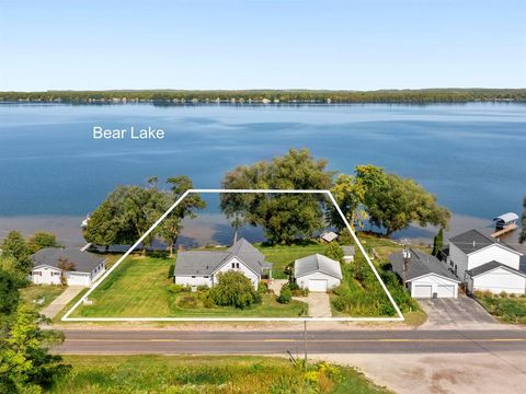 A home in Bear Lake Twp