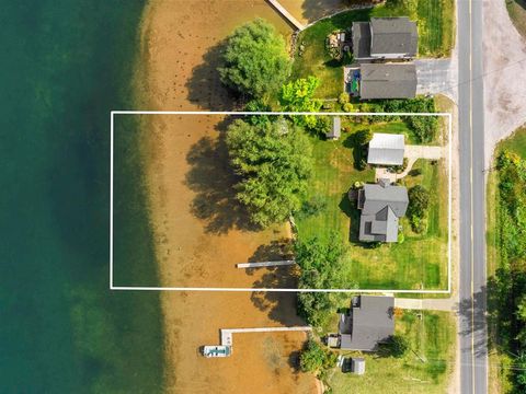 A home in Bear Lake Twp