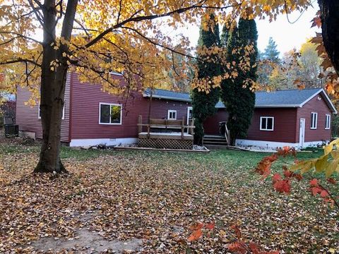 A home in Victory Twp