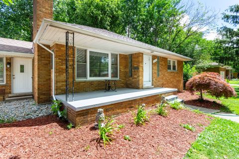 A home in Harper Woods