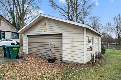 A home in Cassopolis Vlg