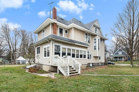 A home in Cassopolis Vlg