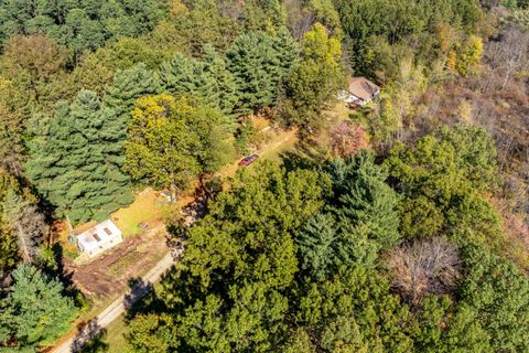 A home in Groveland Twp