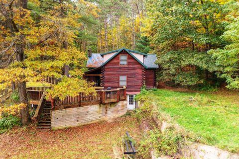 A home in Groveland Twp